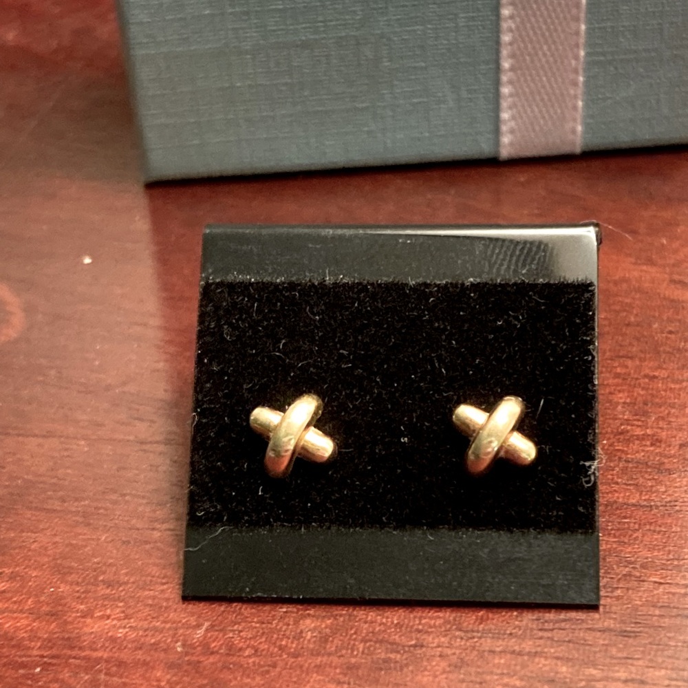 Authentic 18K Tiffany and Co earrings